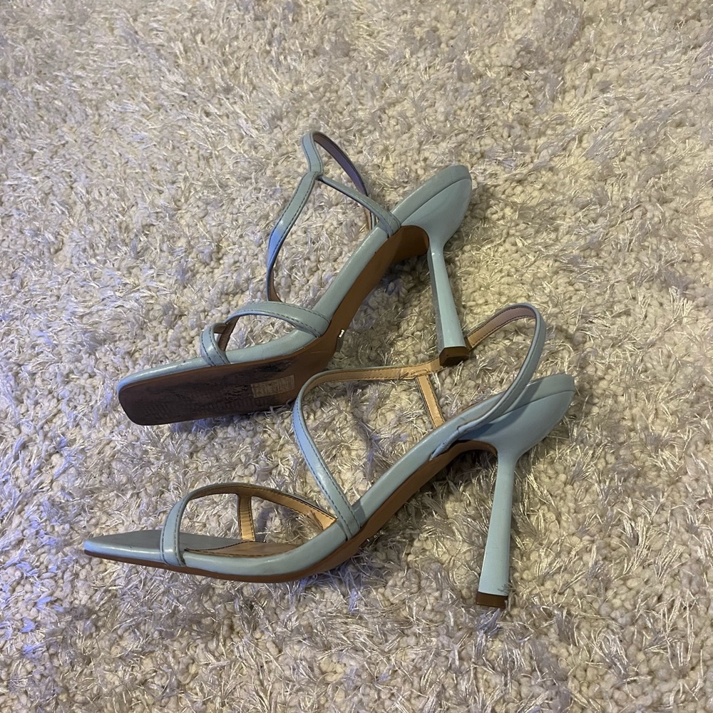 Baby blue heels - Picture 2 of 3